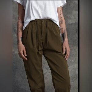 LOOSE fitting joggers Leith